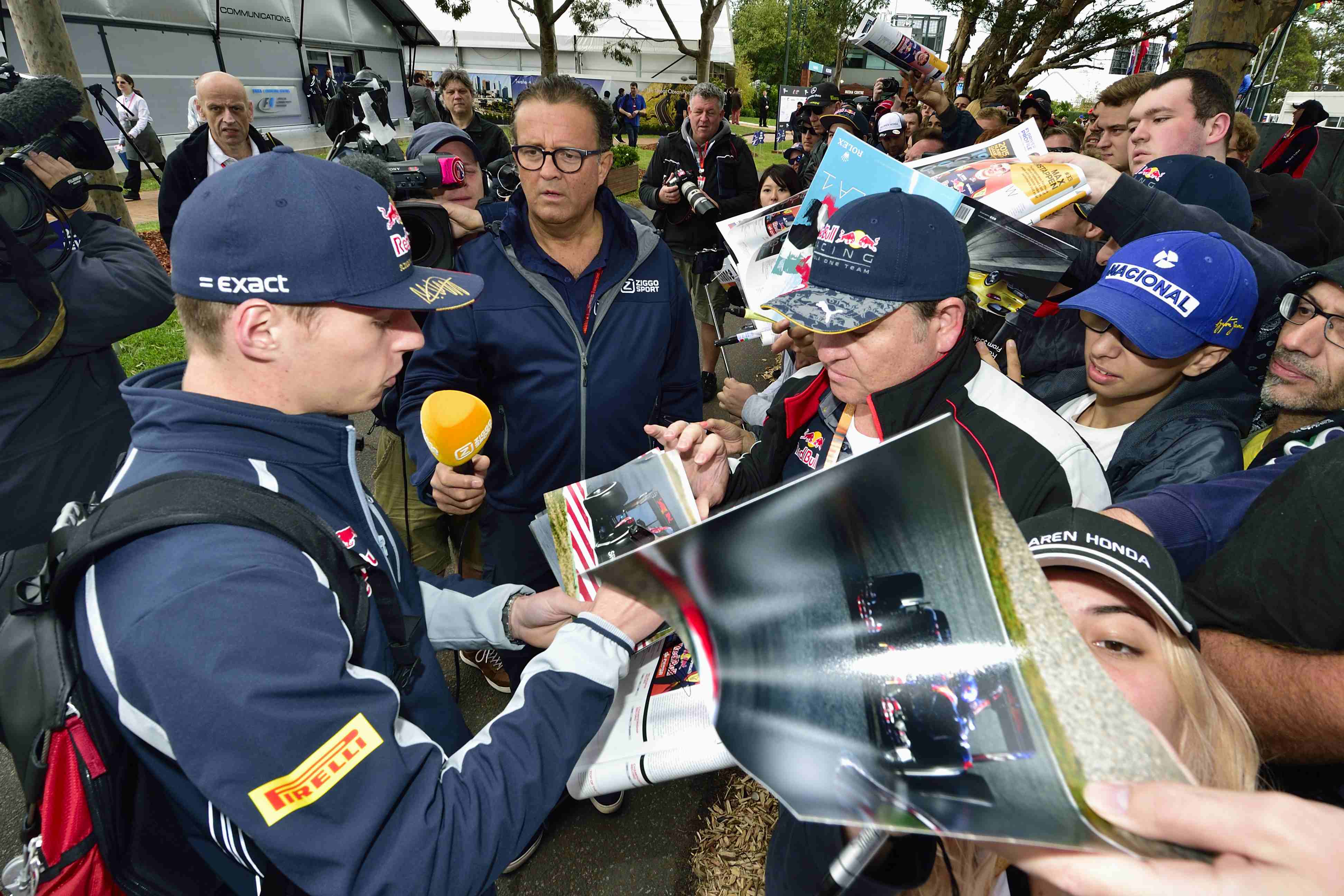 Jack Plooij met Max Verstappen tijdens een interview