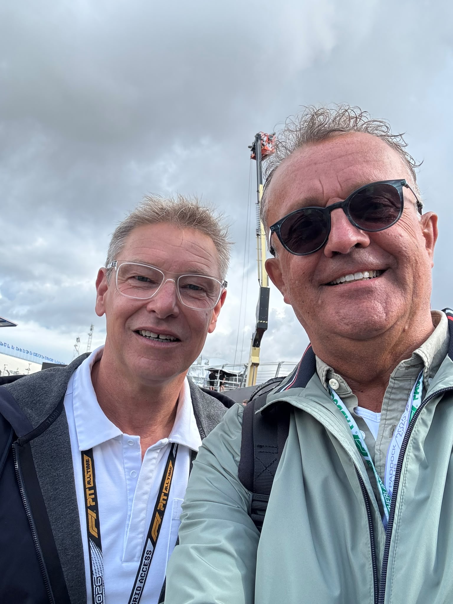 Jack Plooij met safetycardriver Bernd Mayländer in Zandvoort